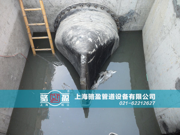 四川省自貢市富順縣法蘭式<a href=http://www.dessous.com.cn/ target=_blank class=infotextkey><a href=http://www.dessous.com.cn target=_blank class=infotextkey>鴨嘴閥</a></a>安裝現(xiàn)場