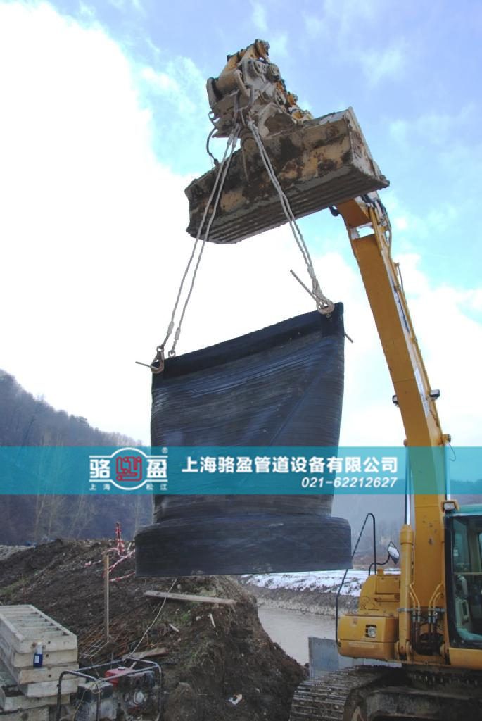 大口徑橡膠法蘭式<a href=http://www.dessous.com.cn/ target=_blank class=infotextkey><a href=http://www.dessous.com.cn target=_blank class=infotextkey>鴨嘴閥</a></a>安裝圖